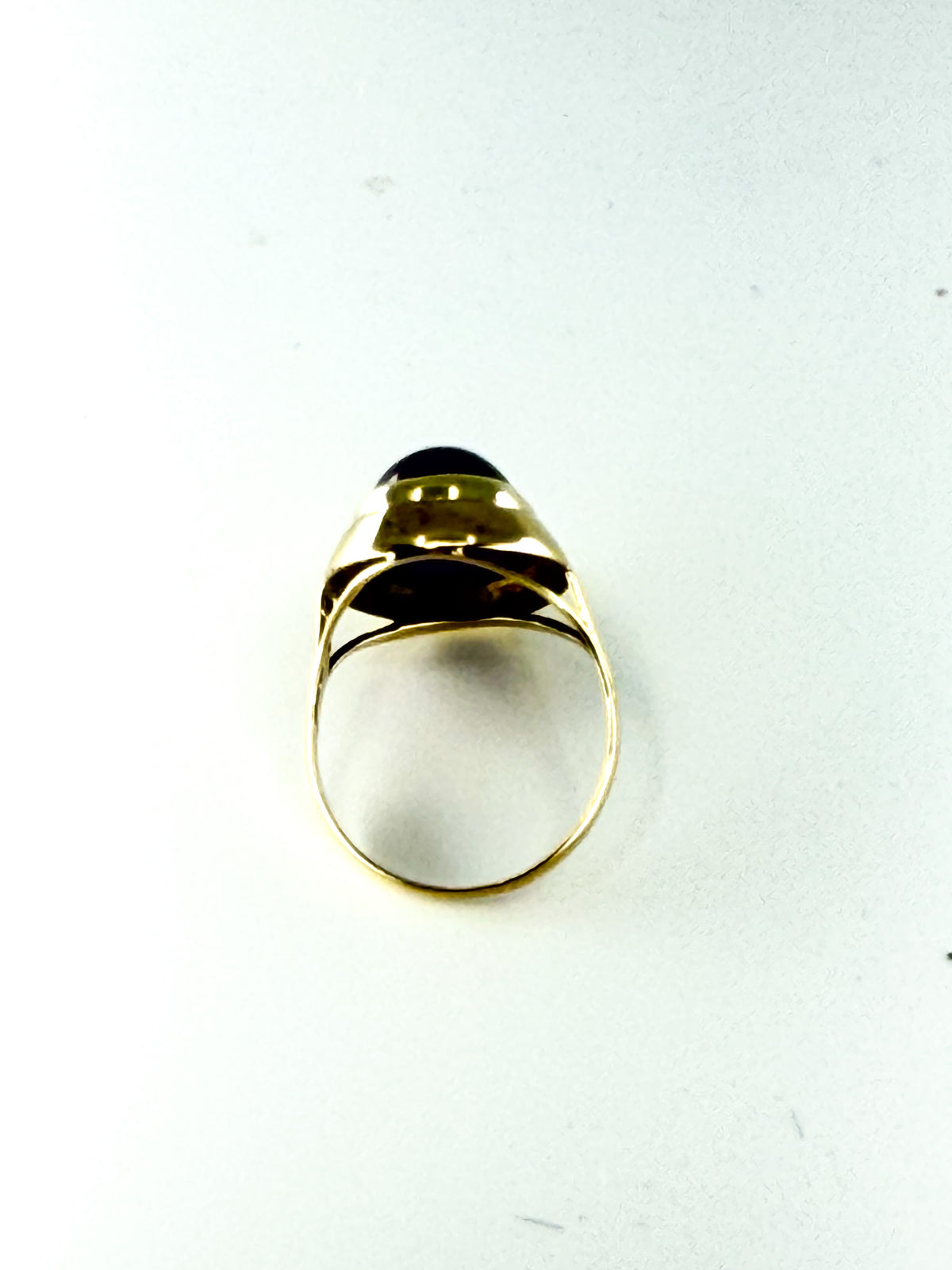 Vintage 8k gold ring with large amethyst cabochon