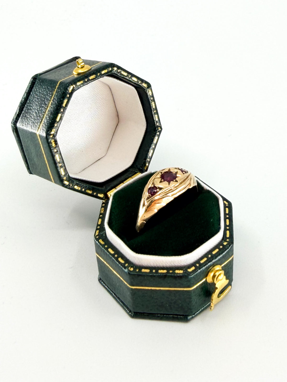 Antique 9k gold star-set ruby ring