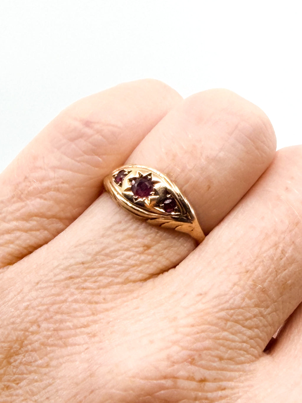 Antique 9k gold star-set ruby ring