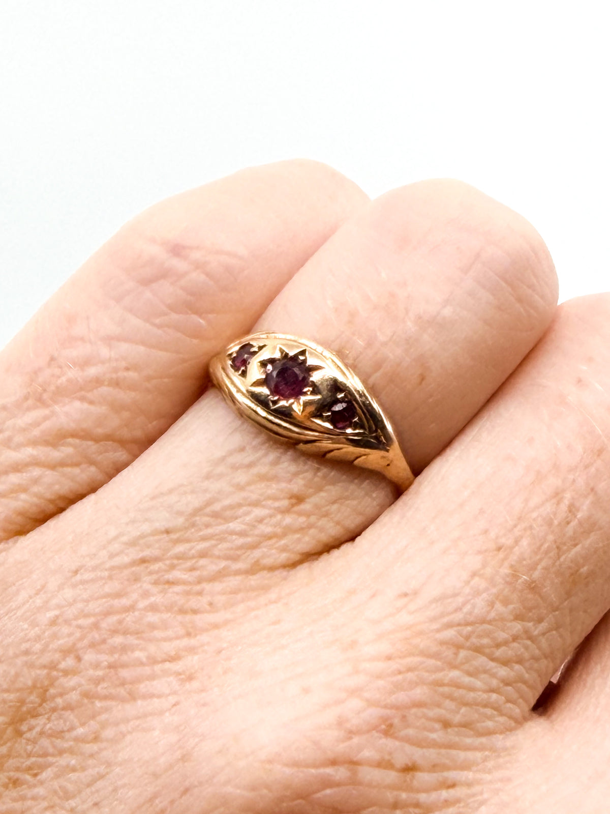 Antique 9k gold star-set ruby ring