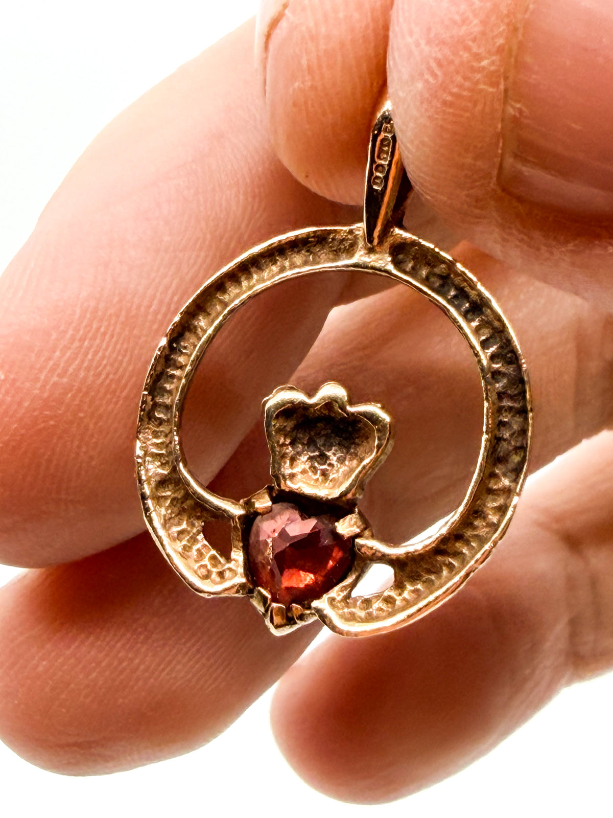 Vintage 9k gold claddagh pendant with garnet stone