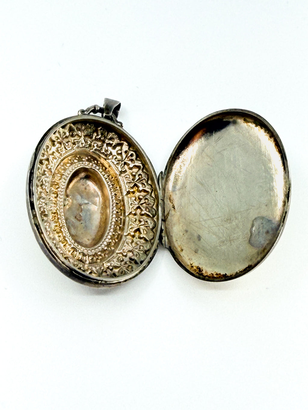 Victorian sterling silver aesthetic movement locket