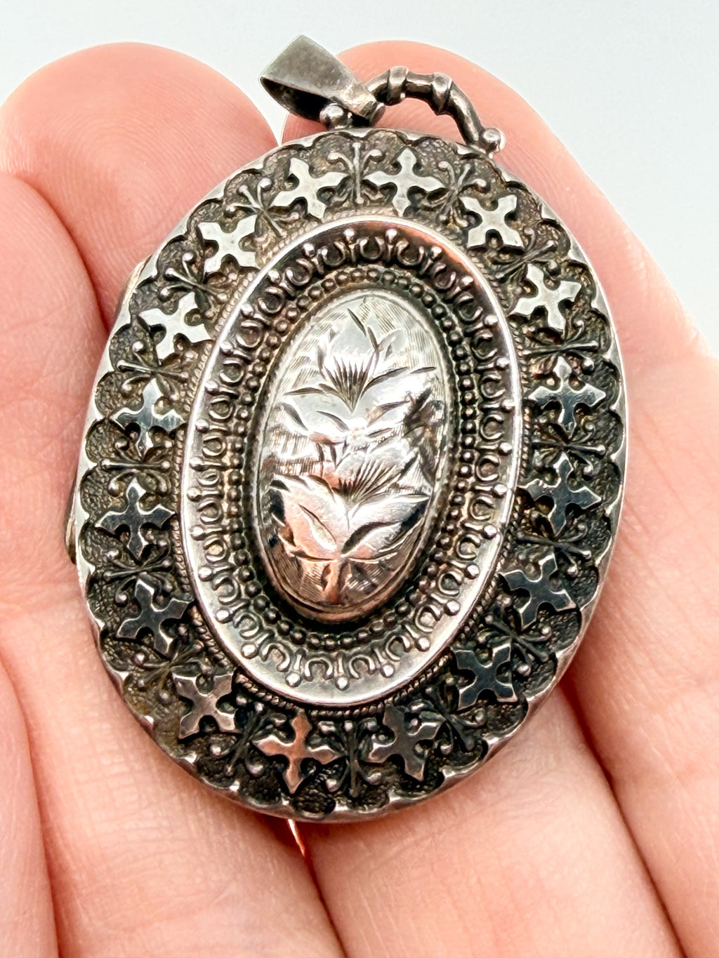 Victorian sterling silver aesthetic movement locket