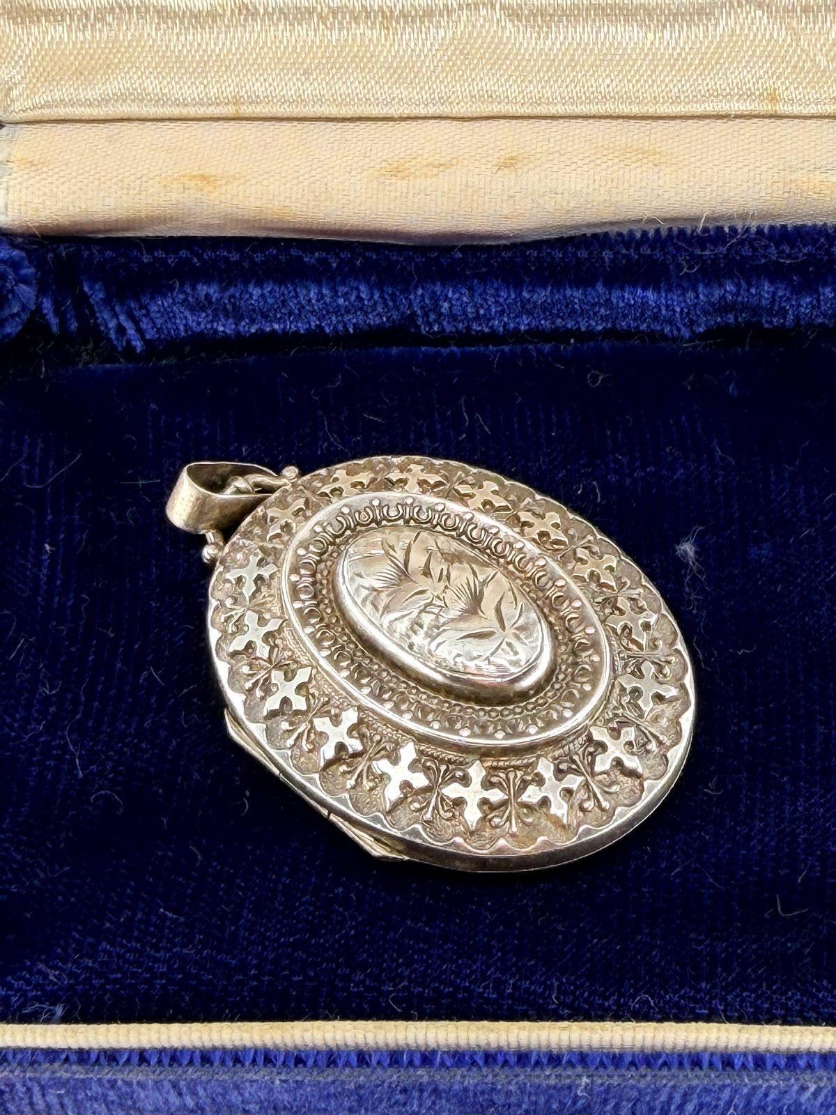 Victorian sterling silver aesthetic movement locket