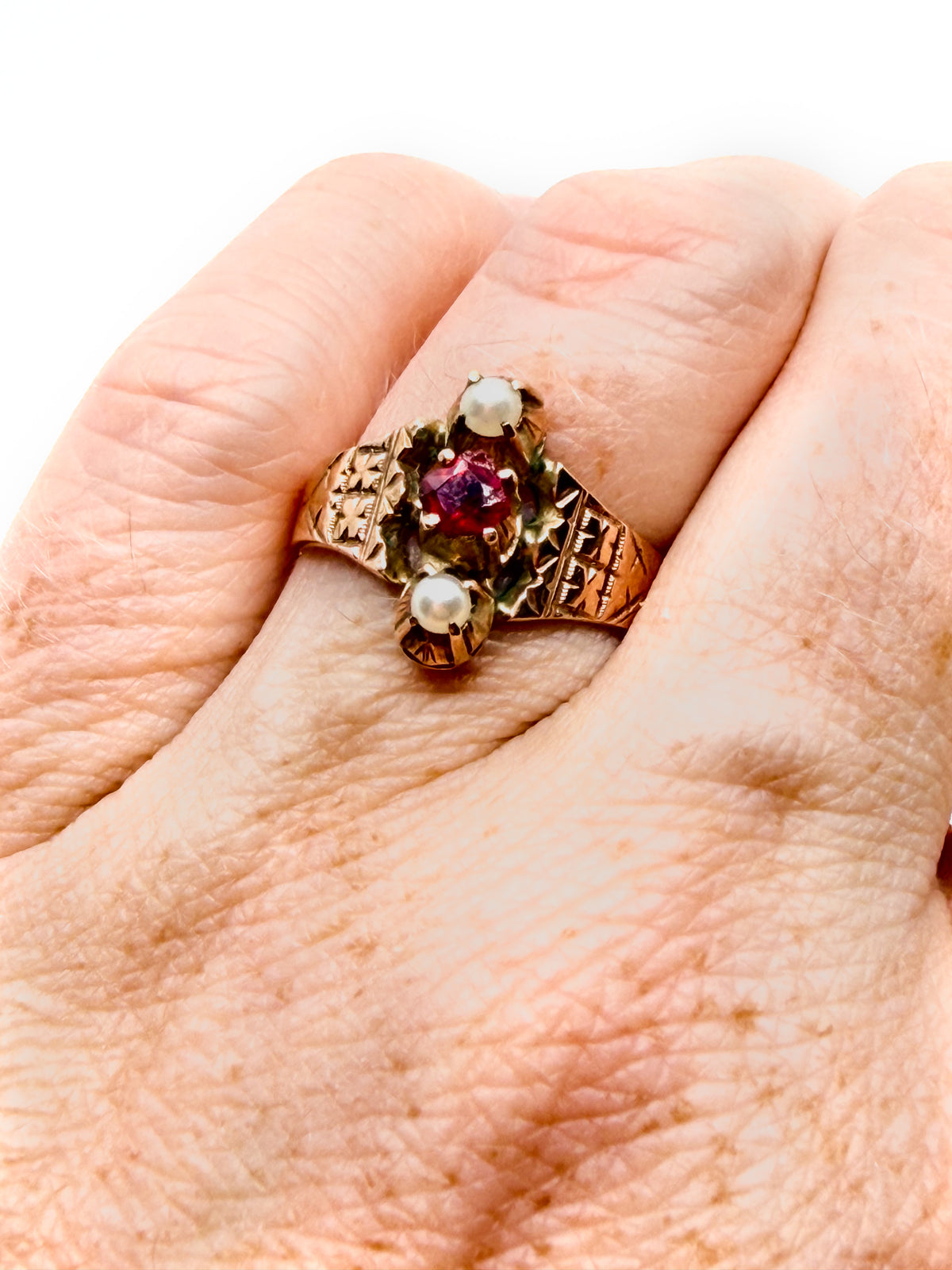 Victorian 10k gold pearl and red paste ring with etched band