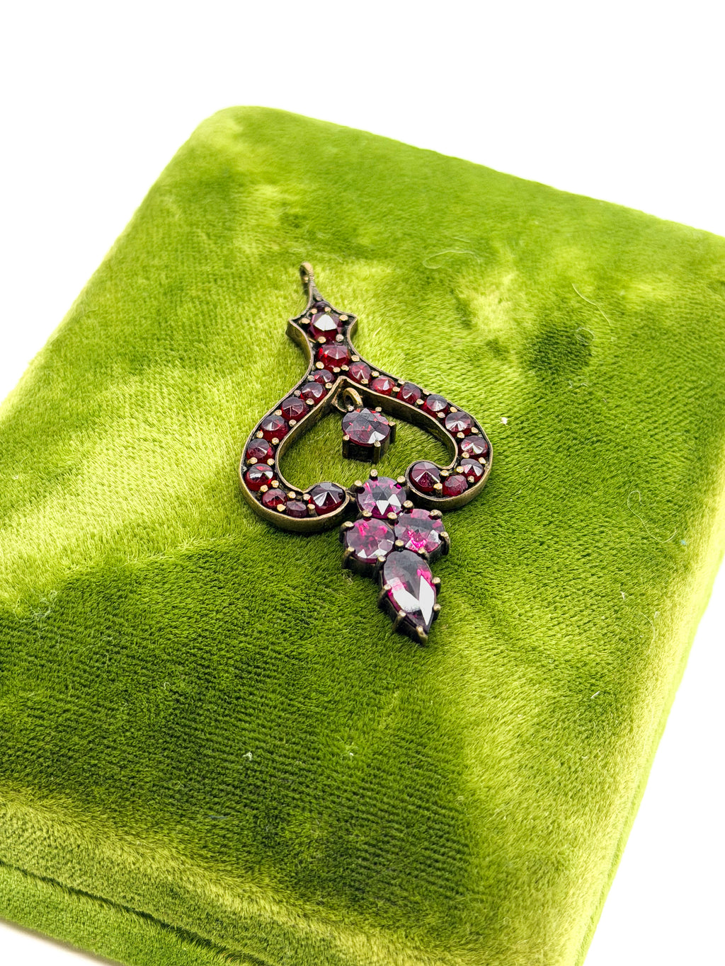 Antique Edwardian bohemian garnet pendant