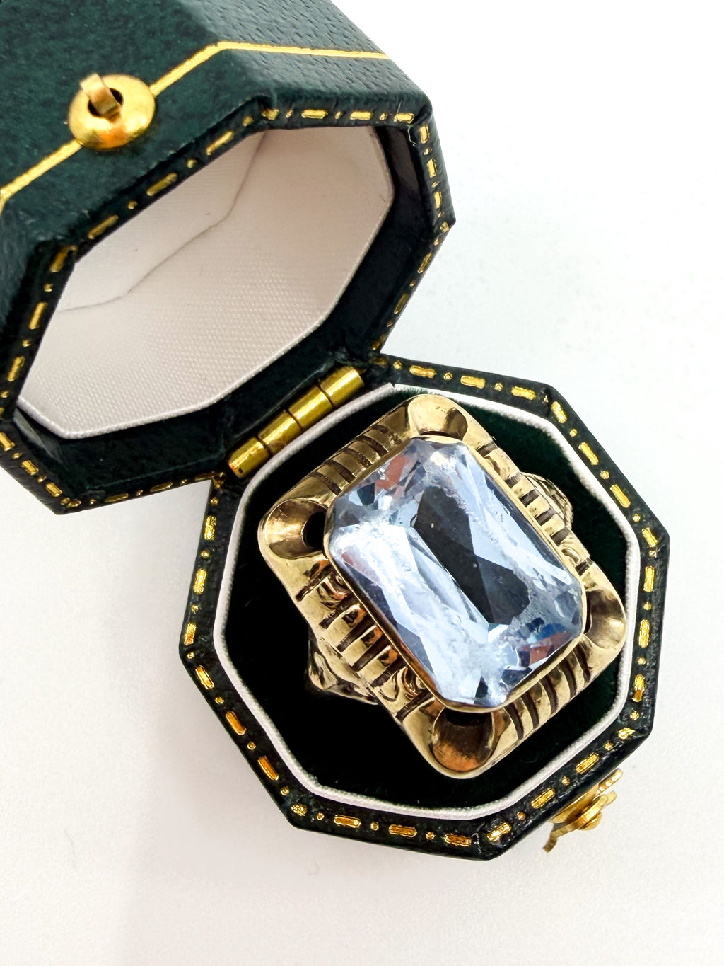 Vintage 8k gold ring with large aquamarine gemstone