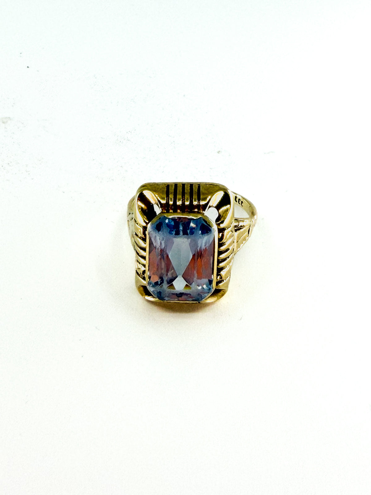 Vintage 8k gold ring with large aquamarine gemstone