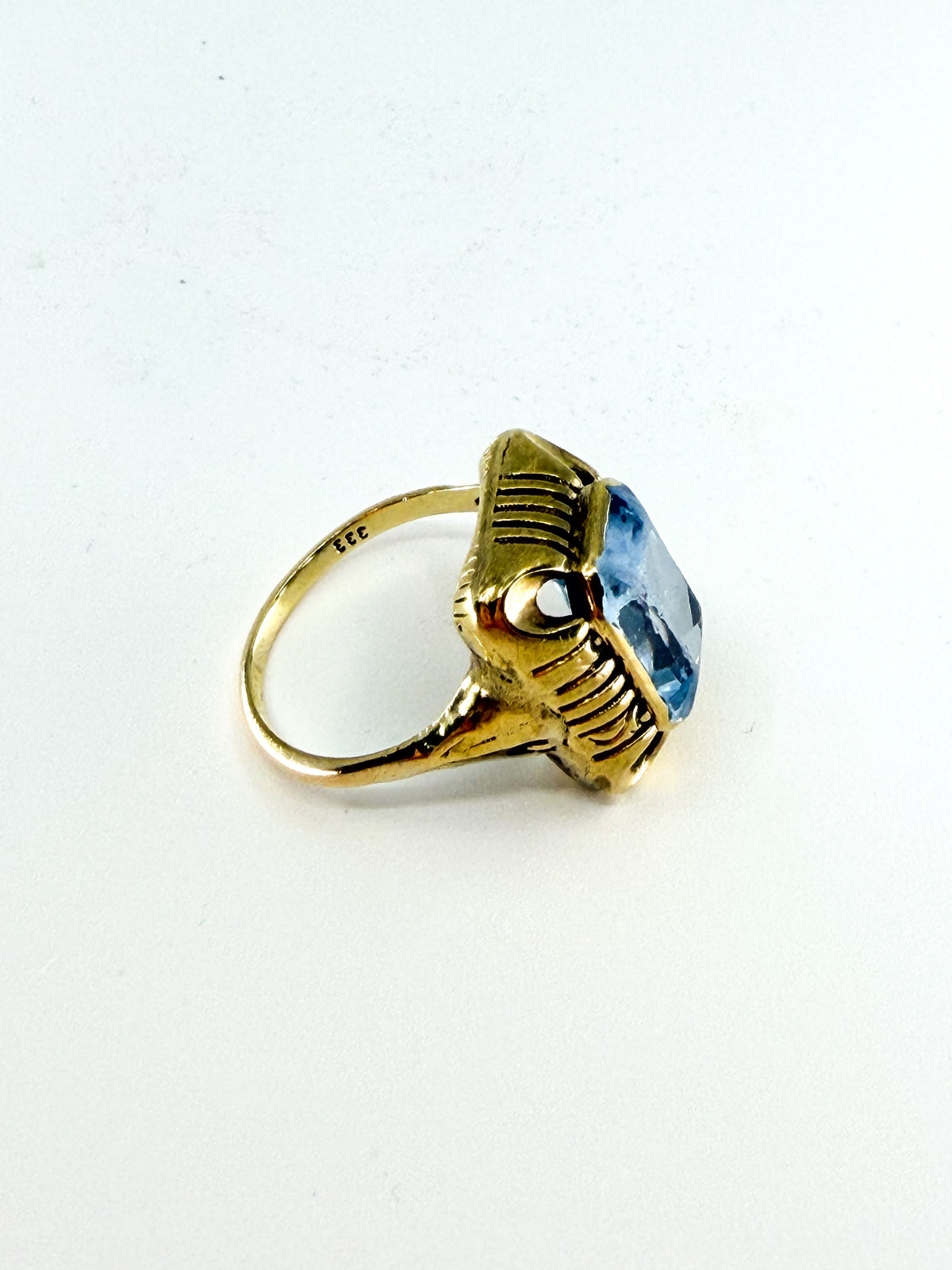 Vintage 8k gold ring with large aquamarine gemstone