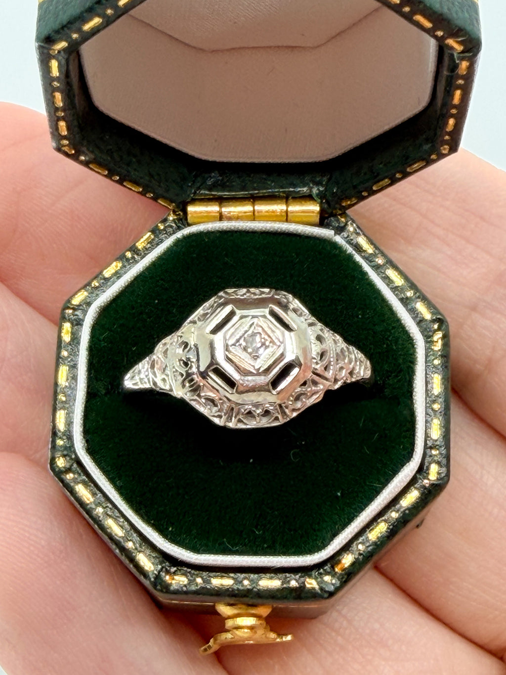 Antique Art Deco 14k white gold ring with diamond