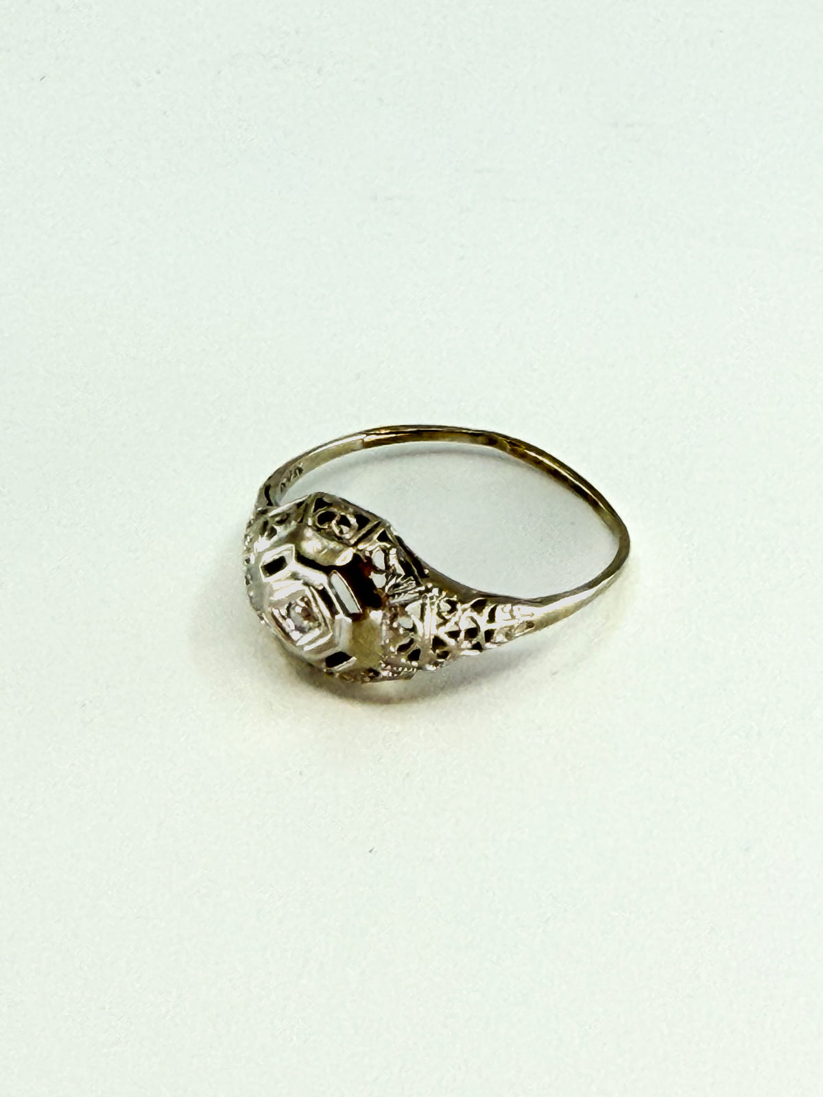 Antique Art Deco 14k white gold ring with diamond